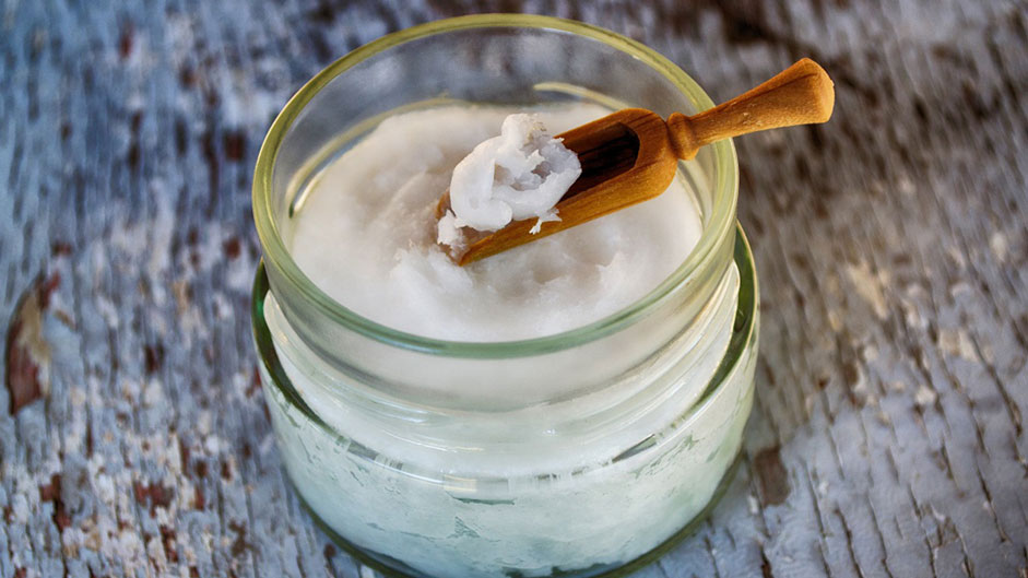 Virgin coconut oil: the best alternative lube - Granma Secrets